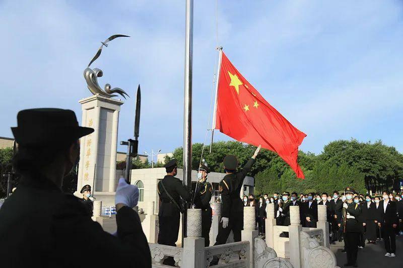 恐龙绝地逃生