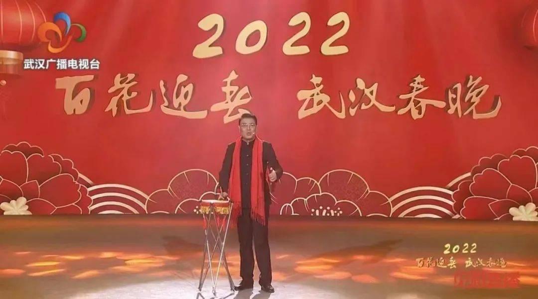 “衣服像解体了,几乎半裸”!25岁中国女子街头被泼化学液体,严重烧伤