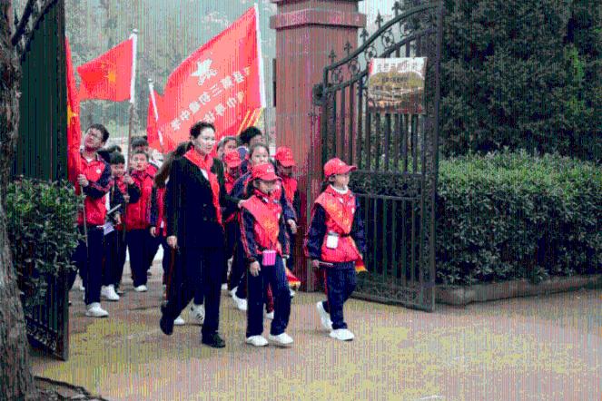 马斯克又夸中国车企！“如果没有壁垒，他们能……”